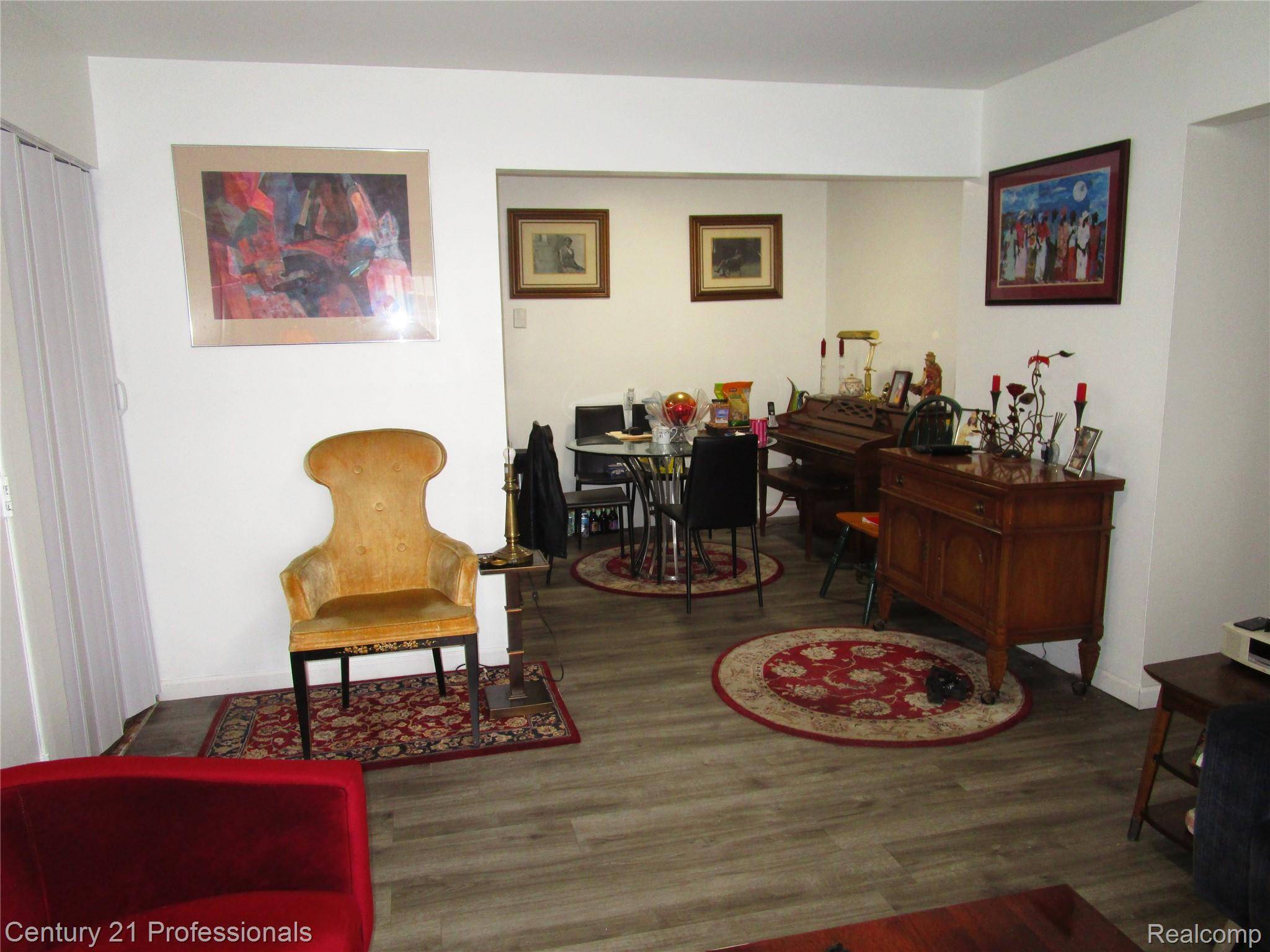 10020 Allen Pointe DR, Allen Park, MI 48101