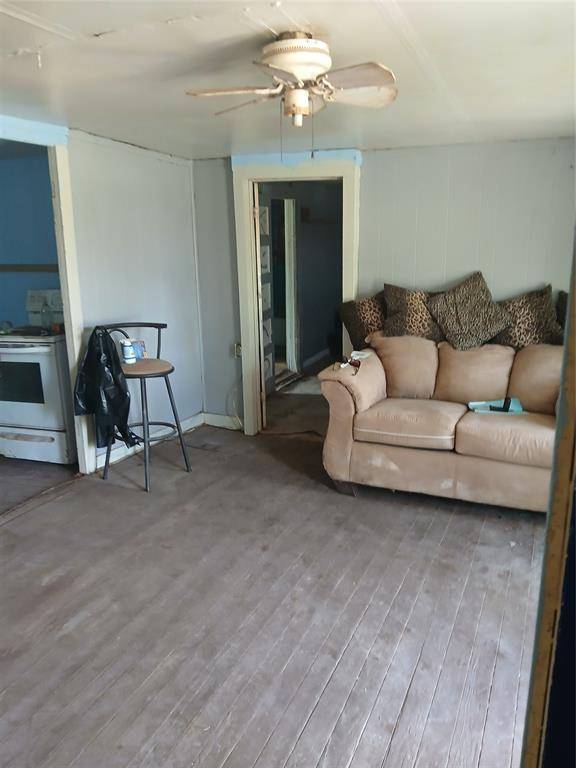 710 E Mesquite Street, Coleman, TX 76834