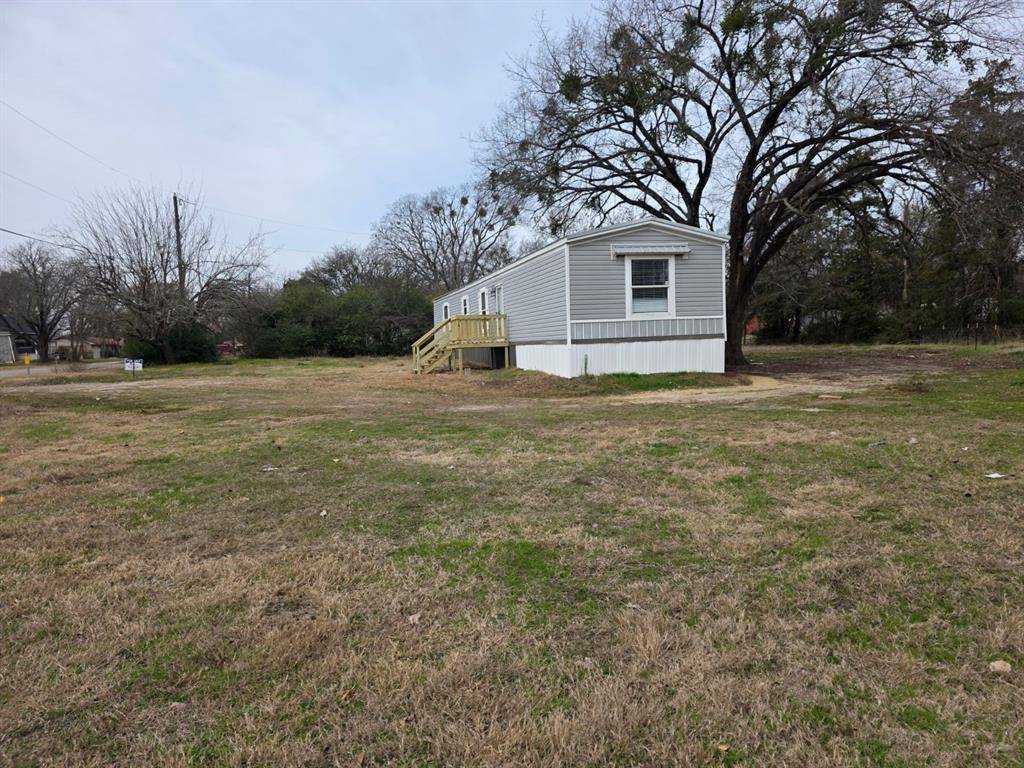 1201 S Patterson Street, Campbell, TX 75422