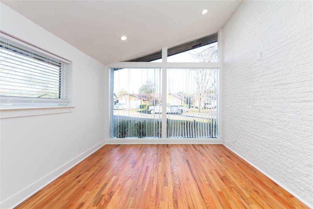 1241 Stevens Ridge Drive, Dallas, TX 75211