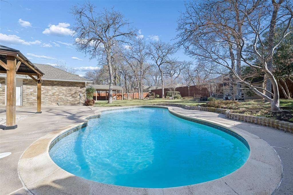 3804 Ashbury Lane, Bedford, TX 76021