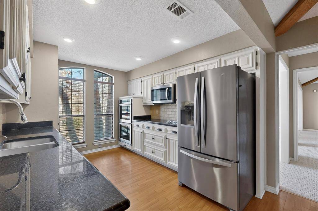 2704 BRIARBROOK Court, Arlington, TX 76006