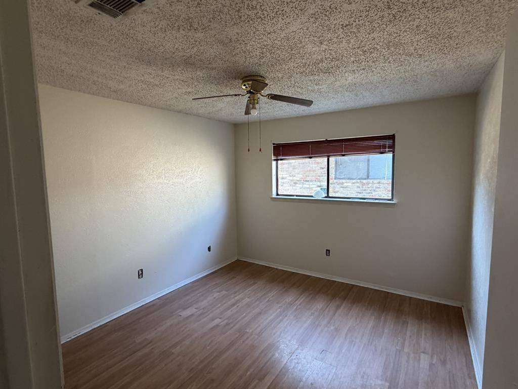 1716 Creek Ridge Court, Irving, TX 75060