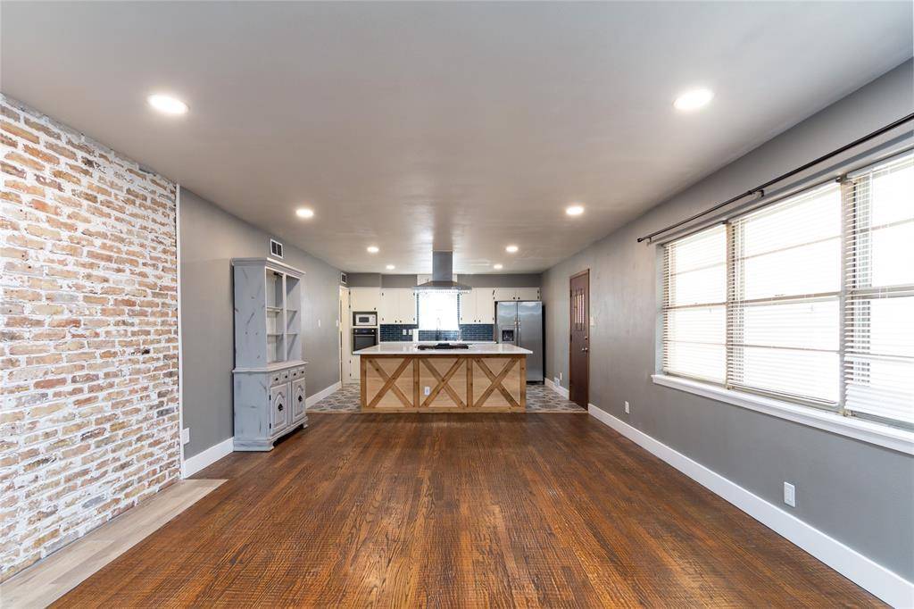 3217 Cedarcroft Lane, Dallas, TX 75233