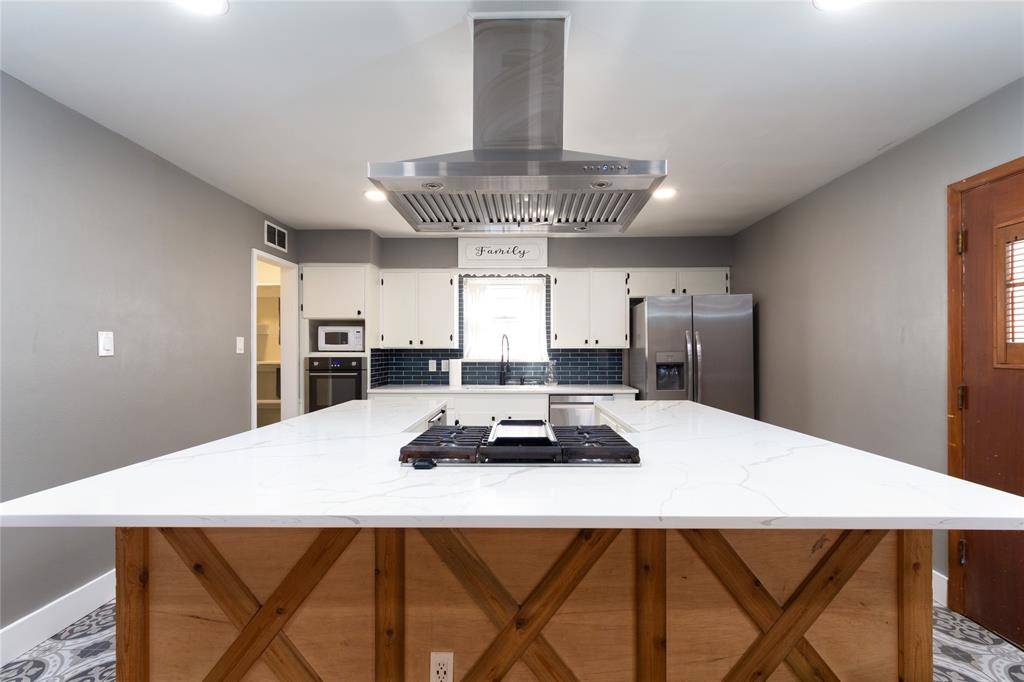 3217 Cedarcroft Lane, Dallas, TX 75233