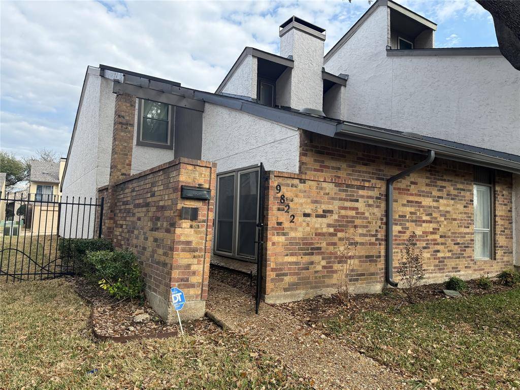 9822 Amberton Parkway, Dallas, TX 75243