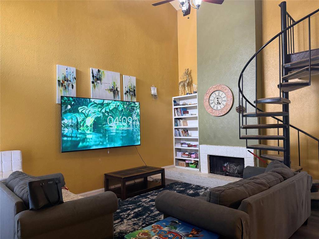 9822 Amberton Parkway, Dallas, TX 75243