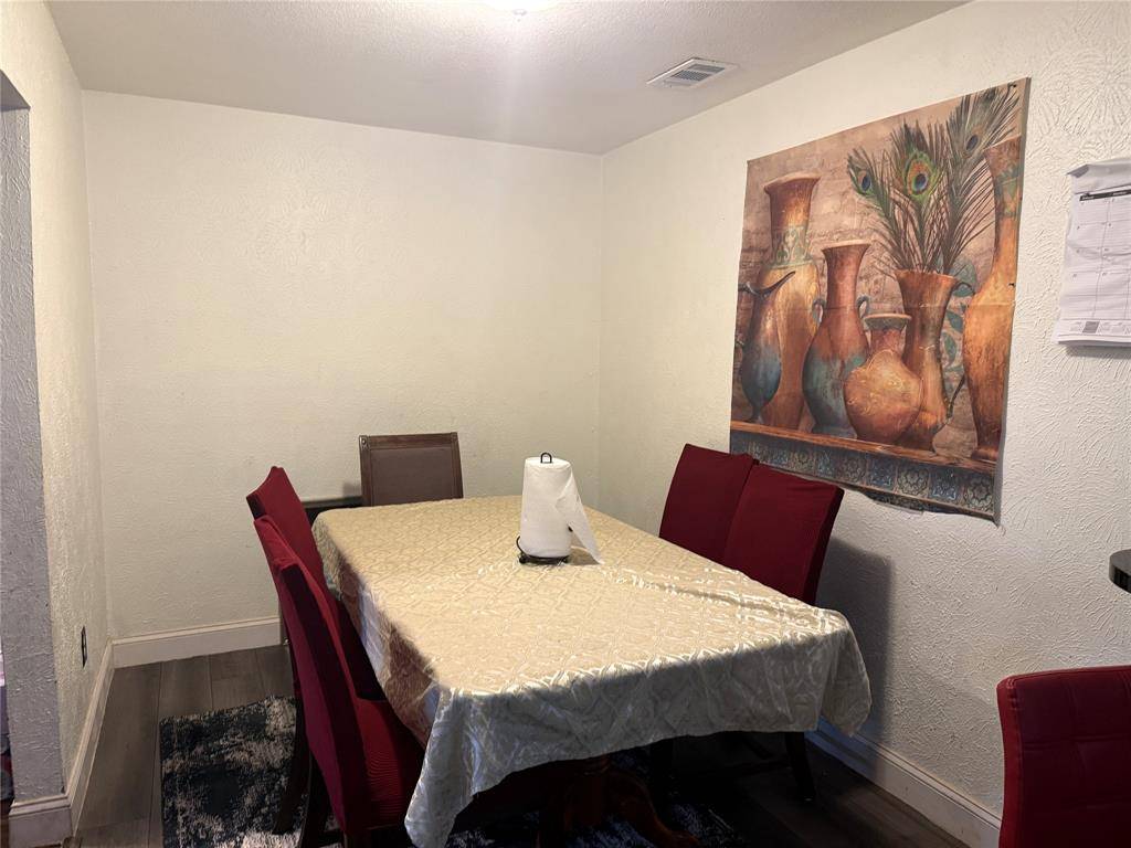 9822 Amberton Parkway, Dallas, TX 75243