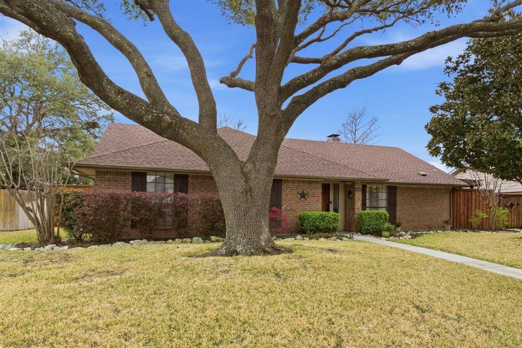 1936 Oakbluff Drive, Carrollton, TX 75007