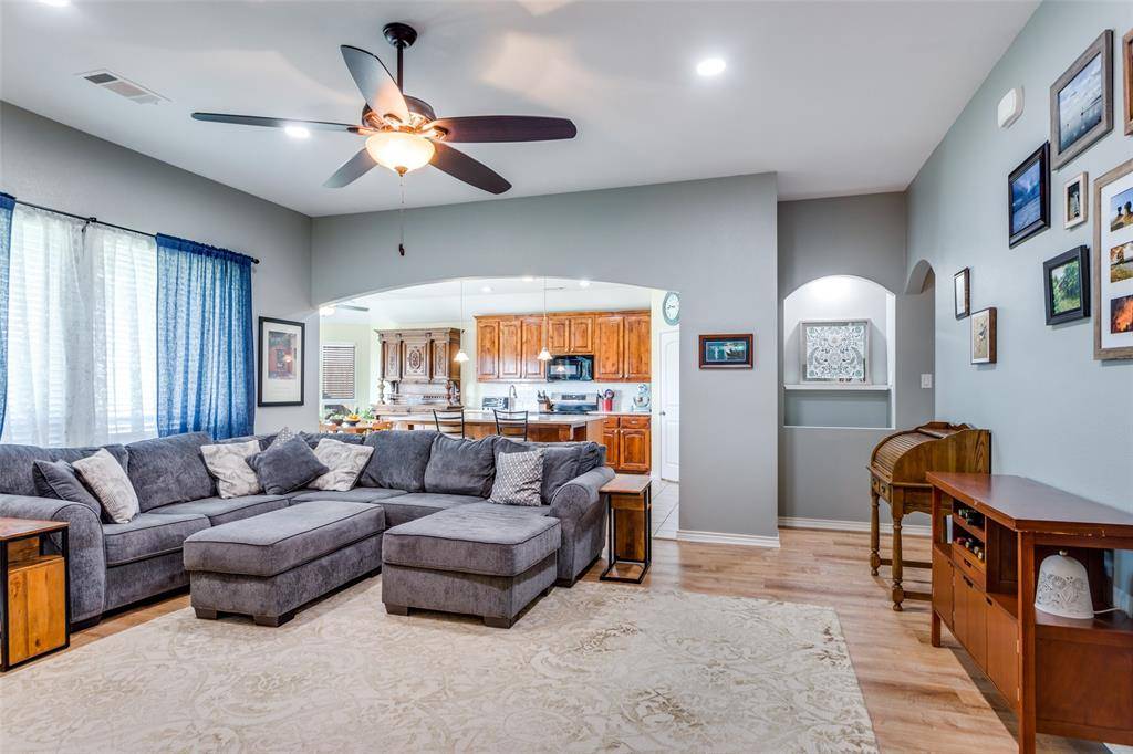 9209 Hunters Court, White Settlement, TX 76108