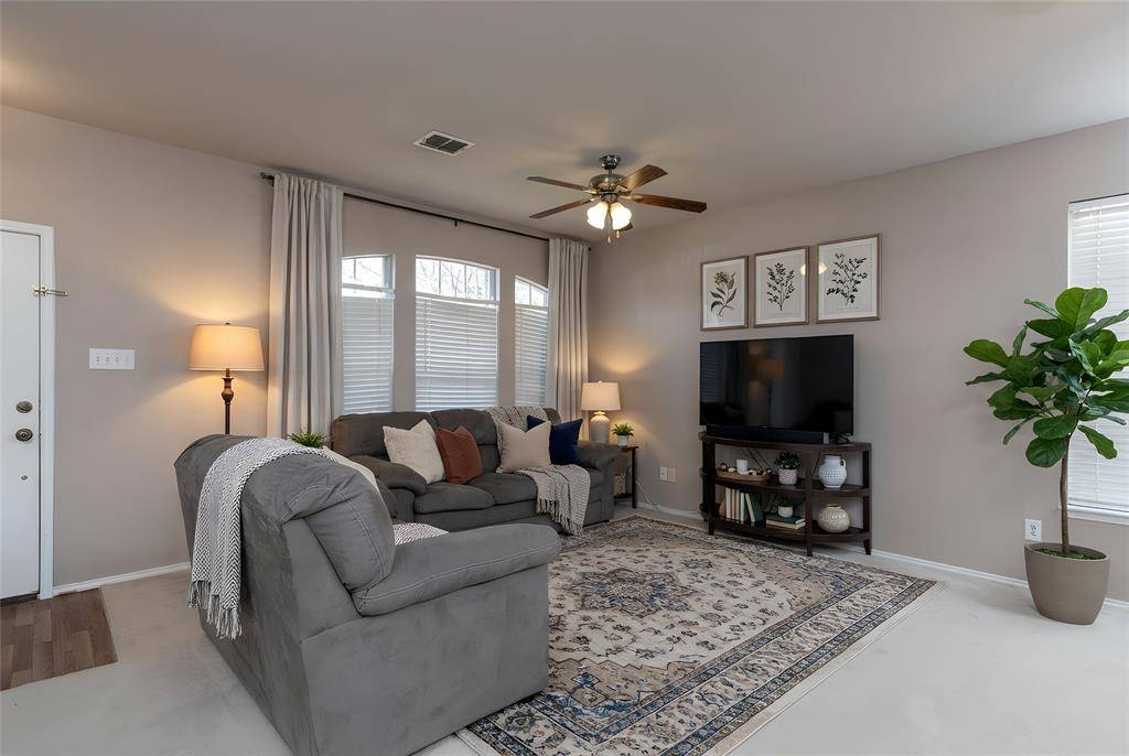 7515 Cresswell Drive, Arlington, TX 76001