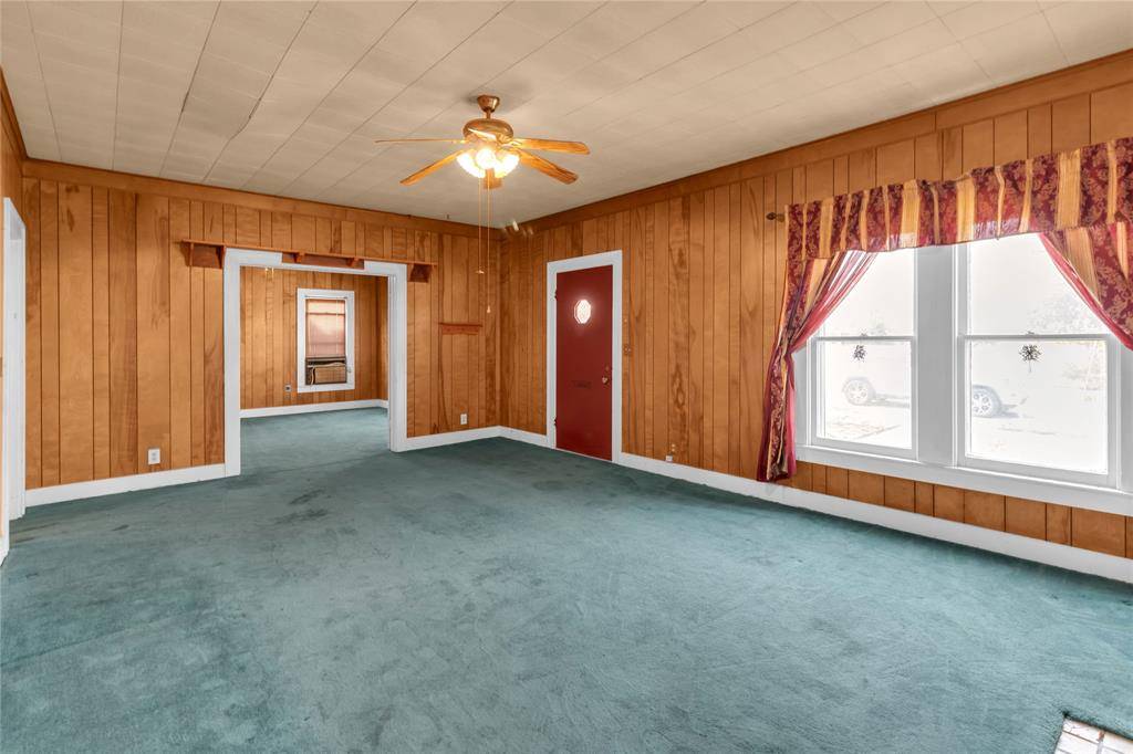 819 W Liveoak St, Coleman, TX 76834