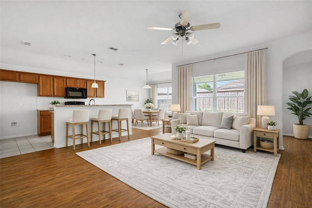 629 Antonio Lane, Waxahachie, TX 75165