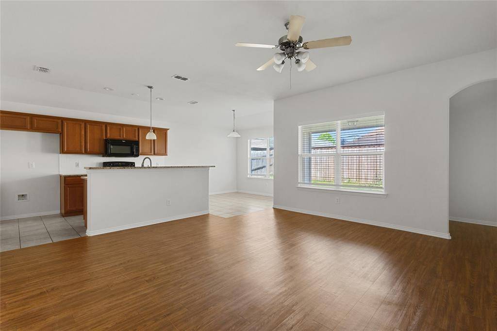 629 Antonio Lane, Waxahachie, TX 75165