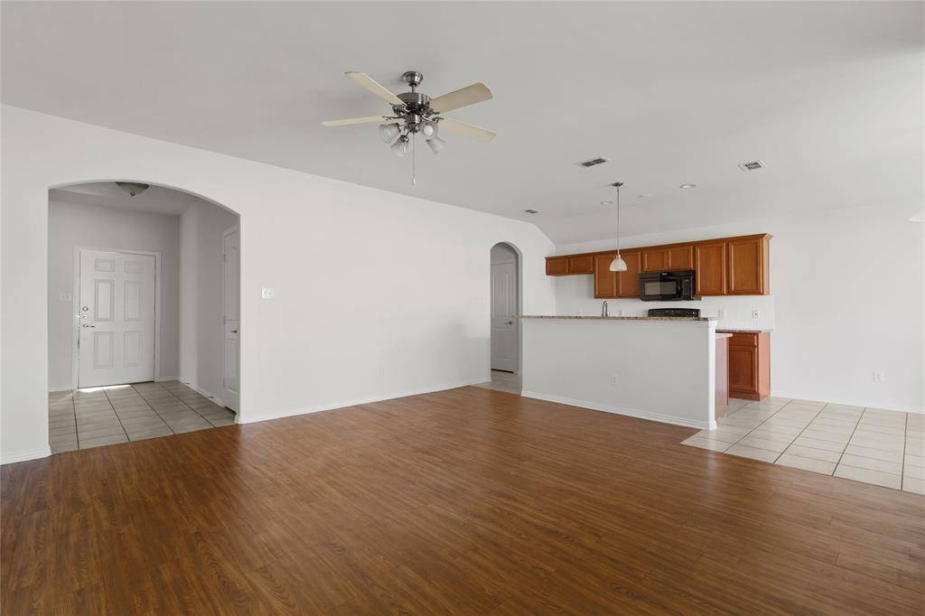 629 Antonio Lane, Waxahachie, TX 75165