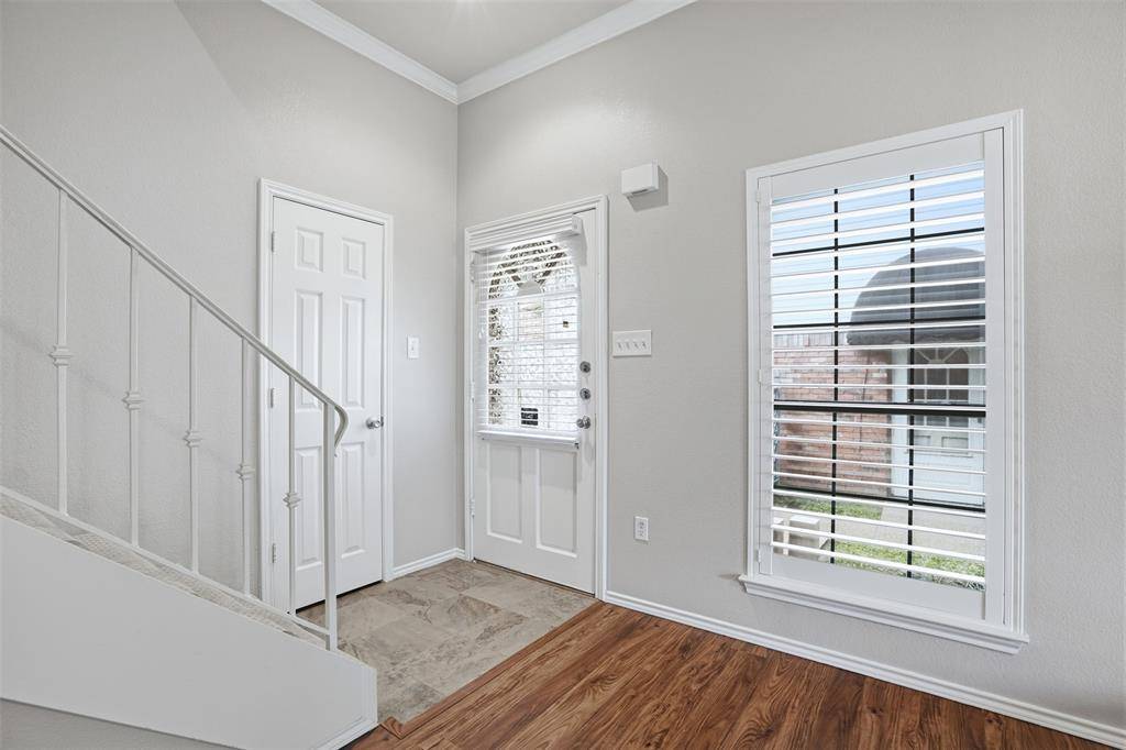 5845 Water Ridge Drive, Arlington, TX 76016