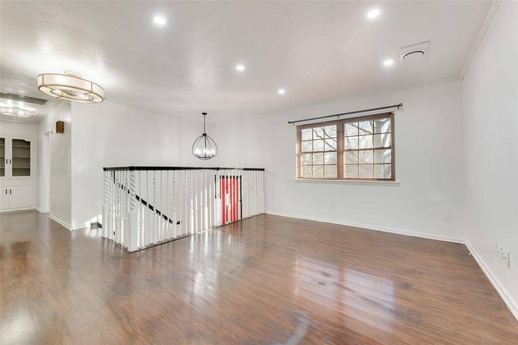 129 Senter Valley Road, Irving, TX 75060