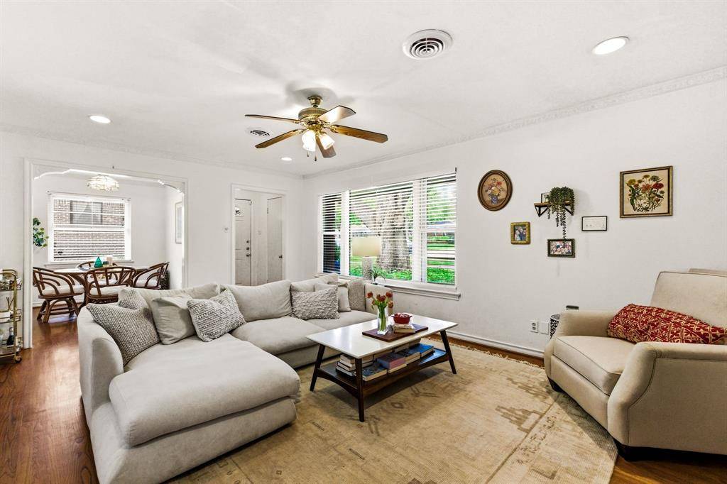 6524 Ravendale Lane, Dallas, TX 75214