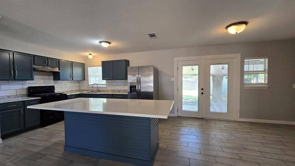 636 Highfall Drive, Dallas, TX 75232