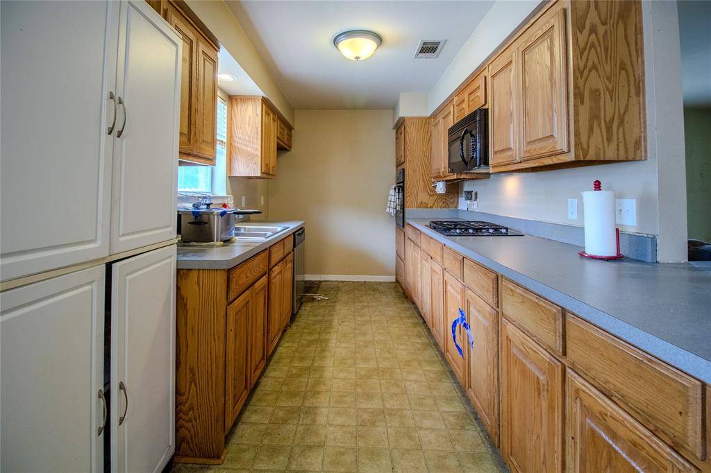 1805 Bardfield Avenue, Garland, TX 75041