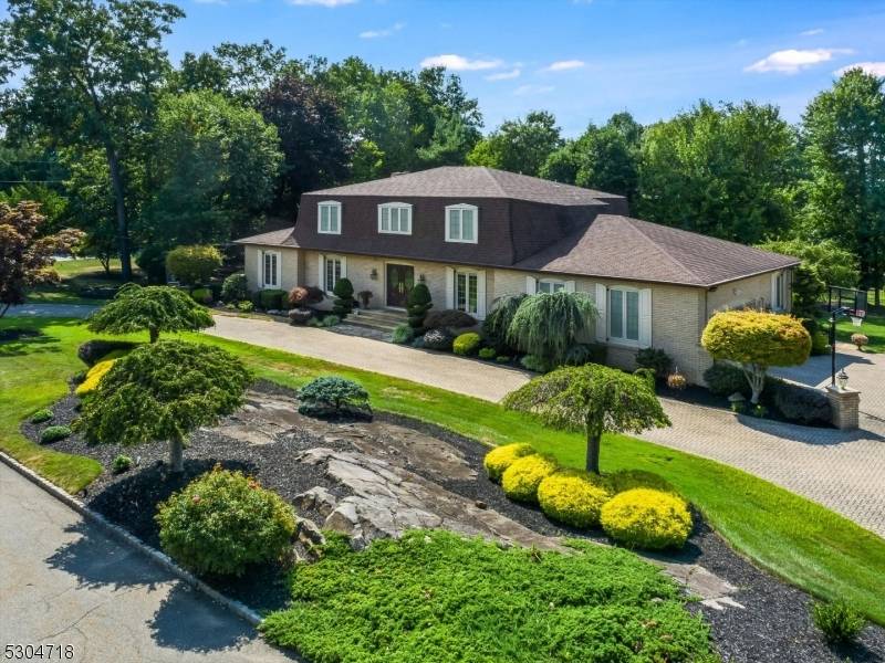 7 Lookout Point Trail, Totowa Boro, NJ 07512