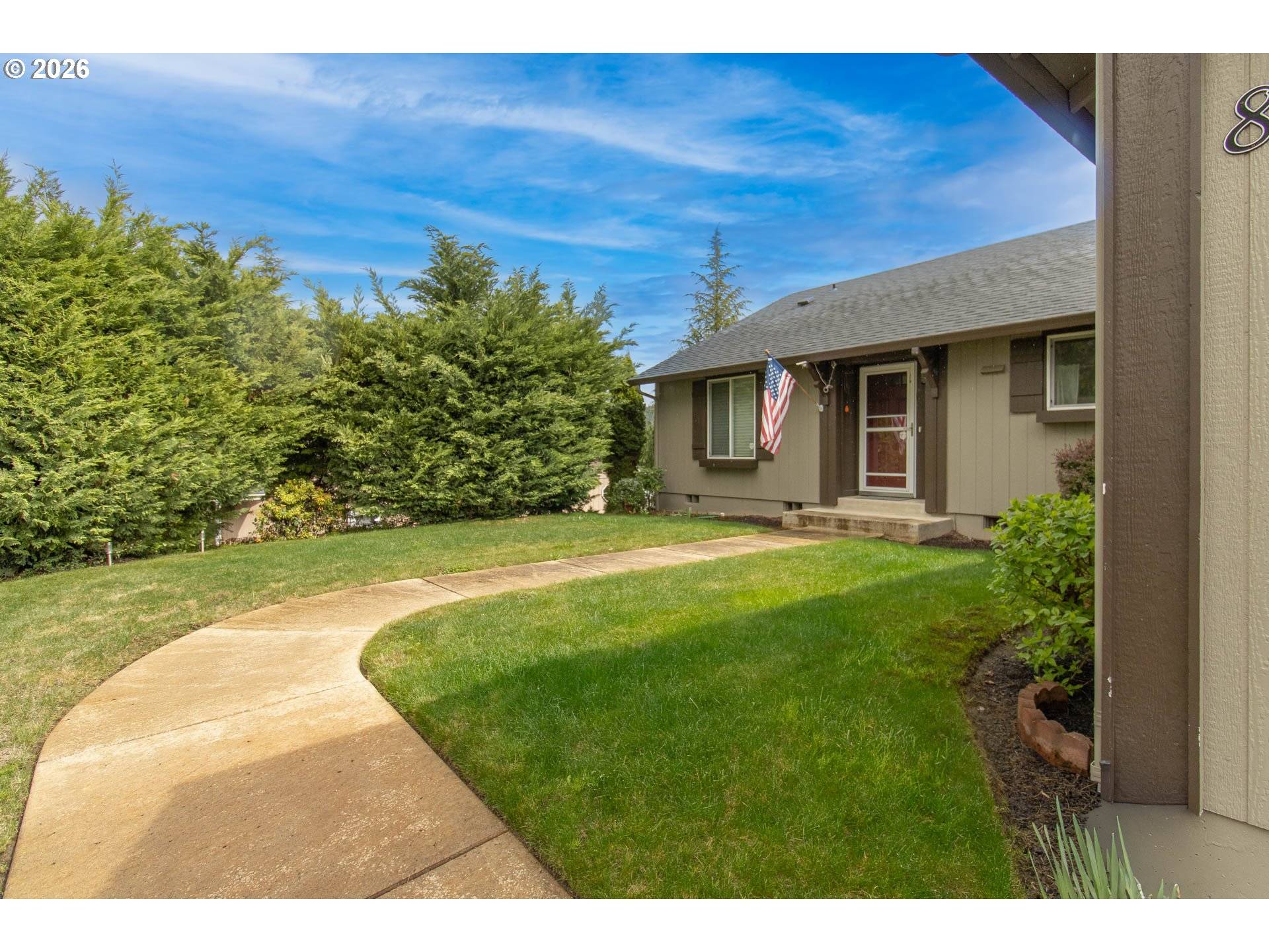 867 N SUMMERWOOD ST, Roseburg, OR 97471