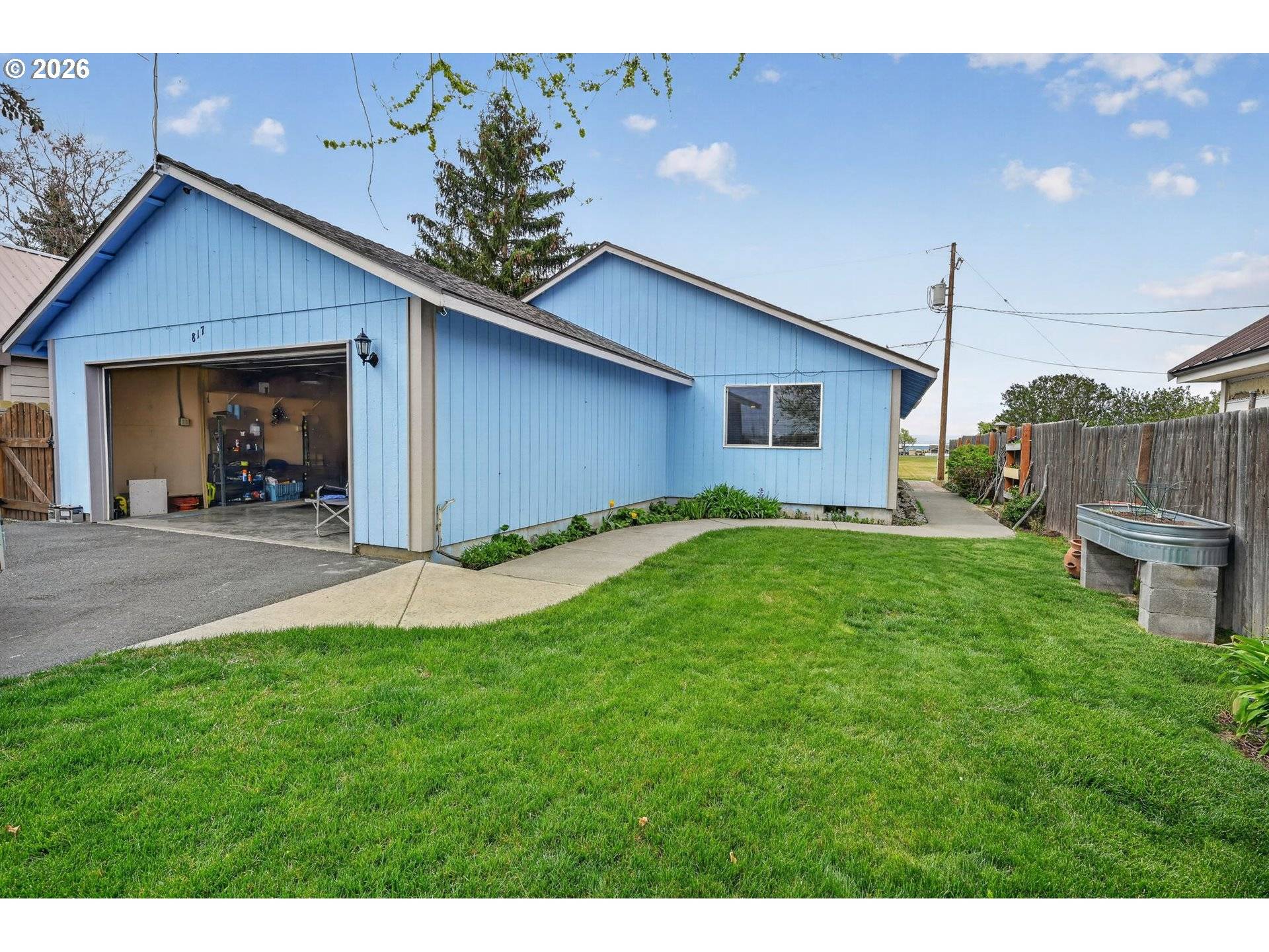 817 2ND AVE, Culver, OR 97734