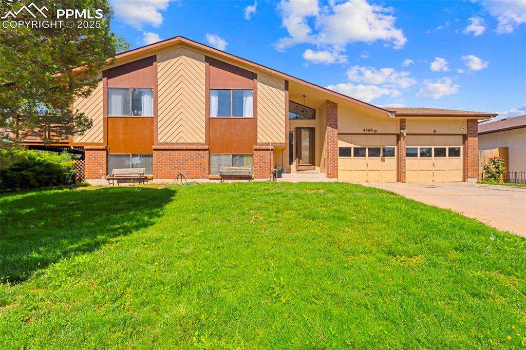 4380 Saddlewood DR, Colorado Springs, CO 80918