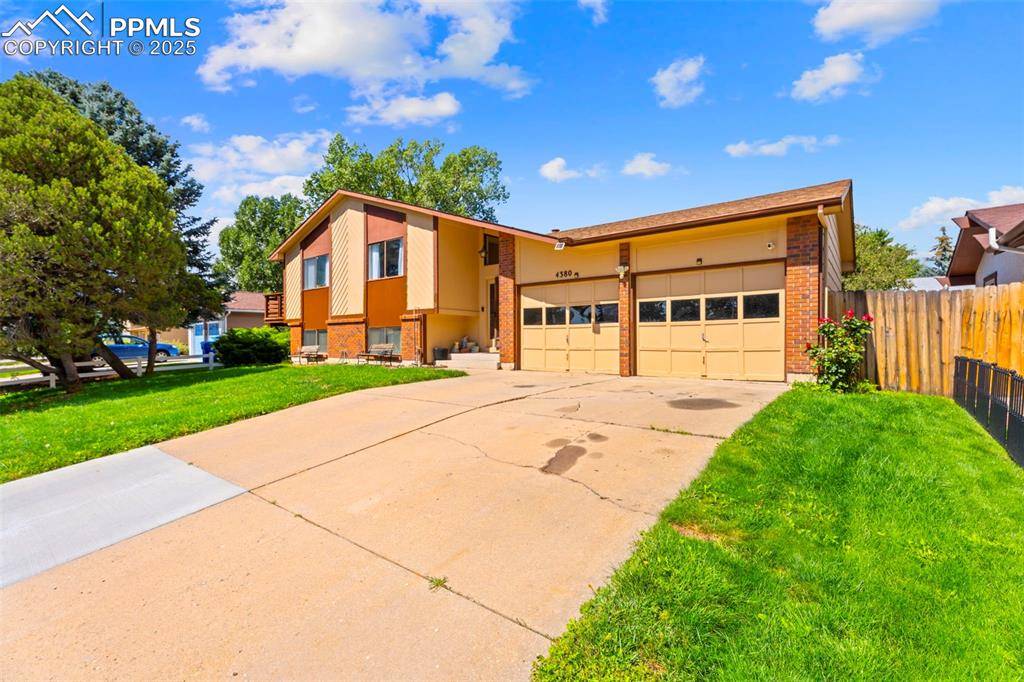4380 Saddlewood DR, Colorado Springs, CO 80918