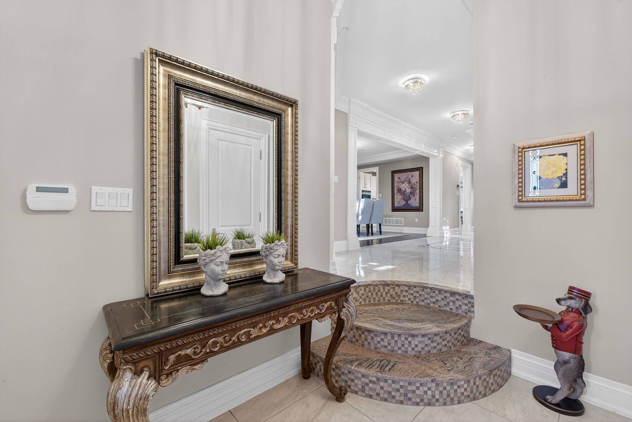 7 Cousins DR, Aurora, ON L4G 1B2