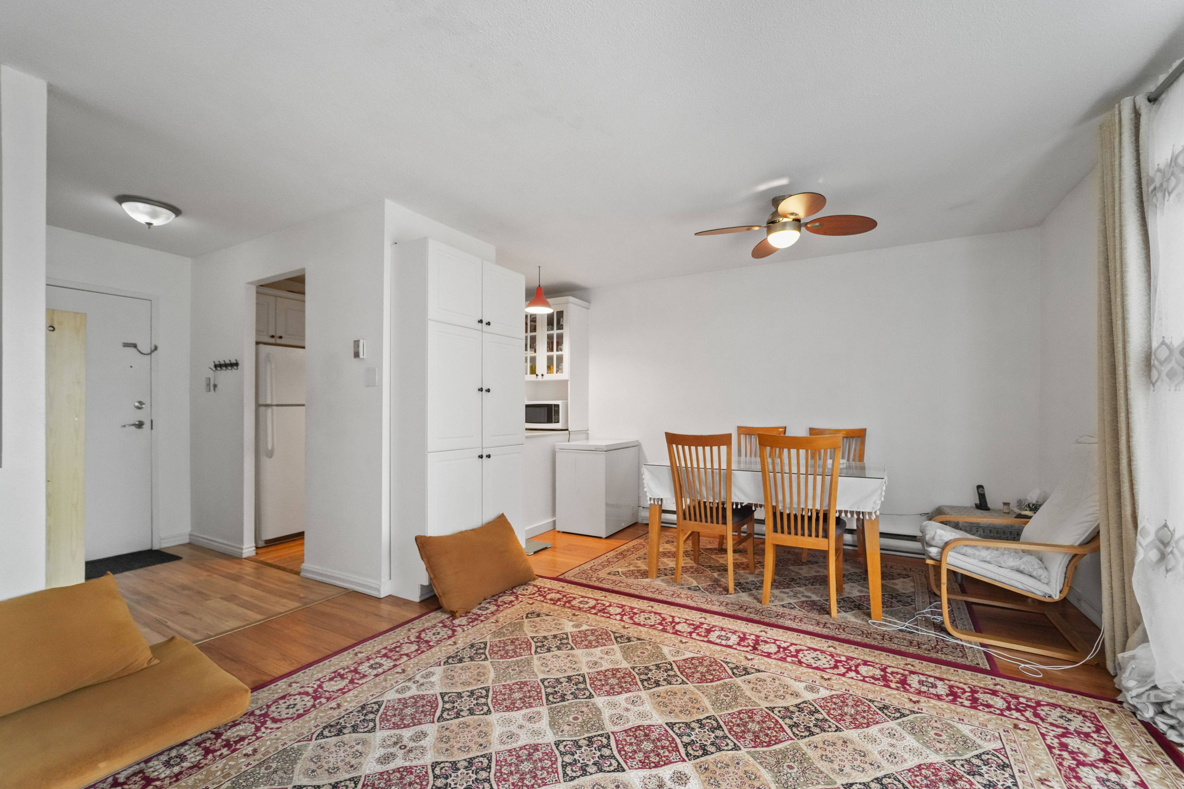 1050 Falgarwood DR #112, Oakville, ON L6H 2P3