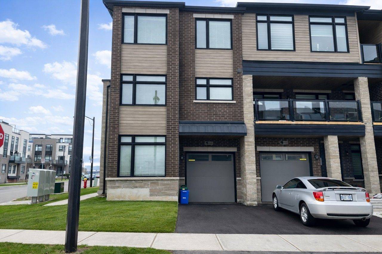 1560 Hilson HTS, Milton, ON L9E 1V5