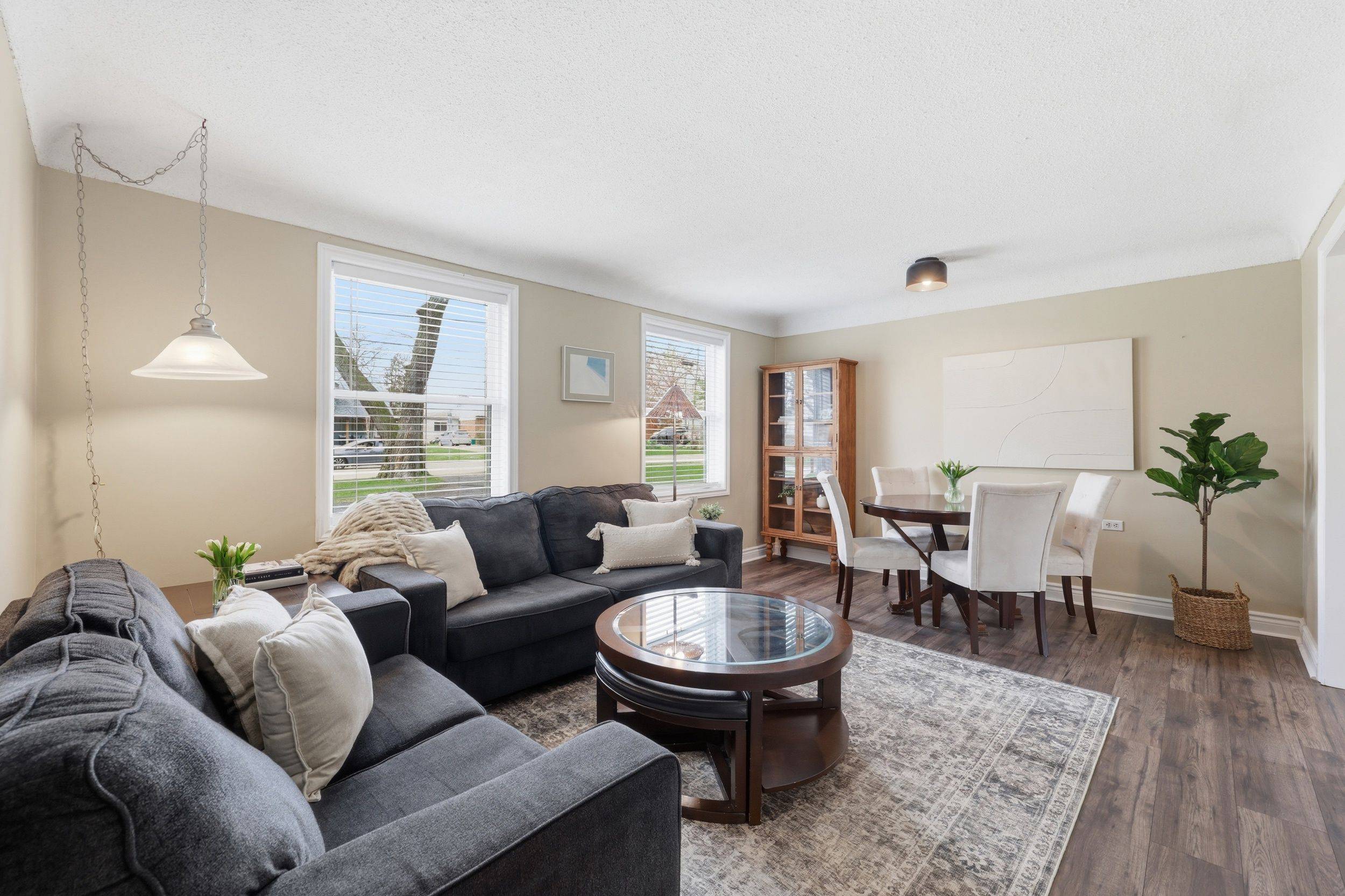 2074 Churchill AVE, Burlington, ON L7R 3T7