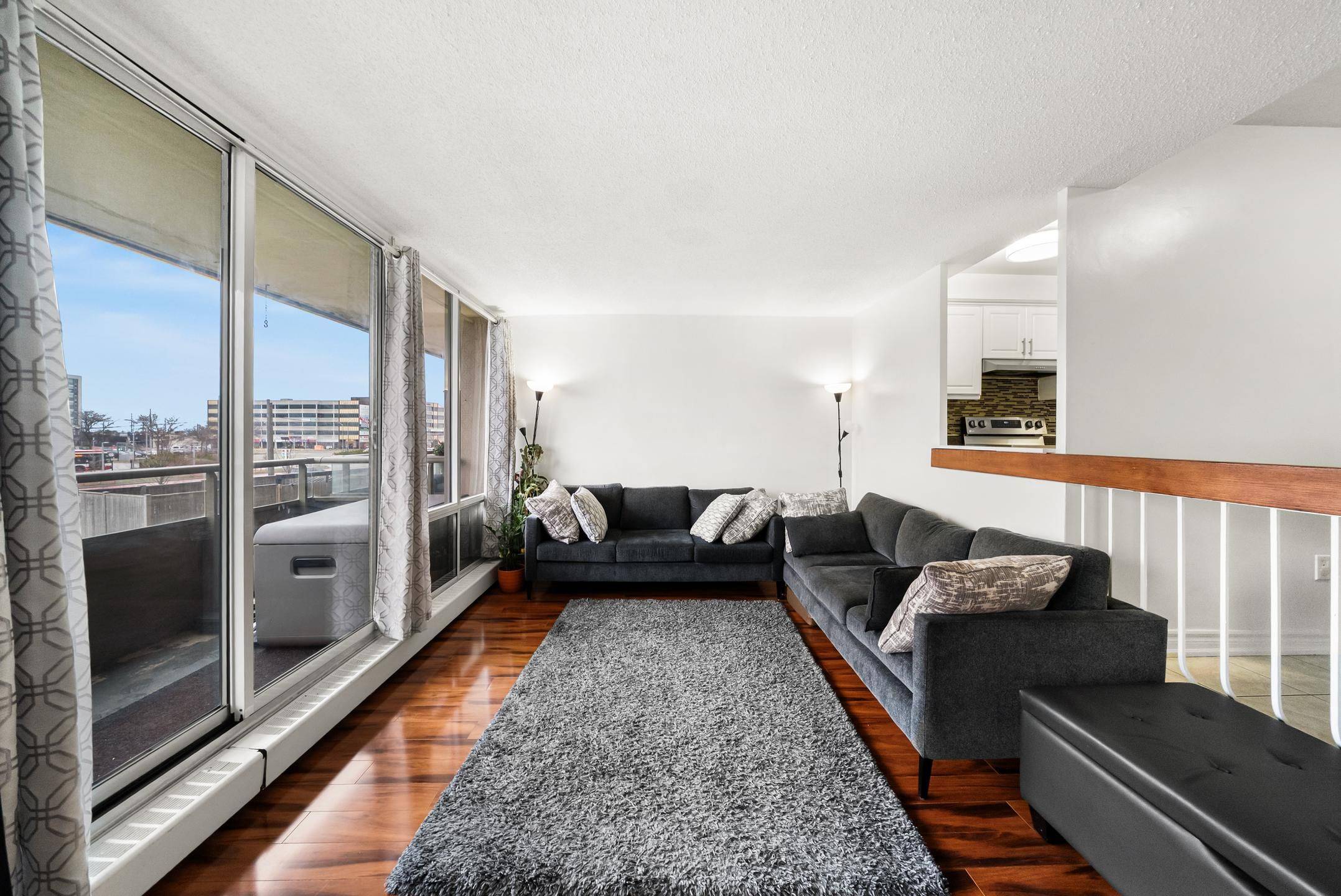 1 Four Winds DR #211, Toronto W05, ON M3J 2T1