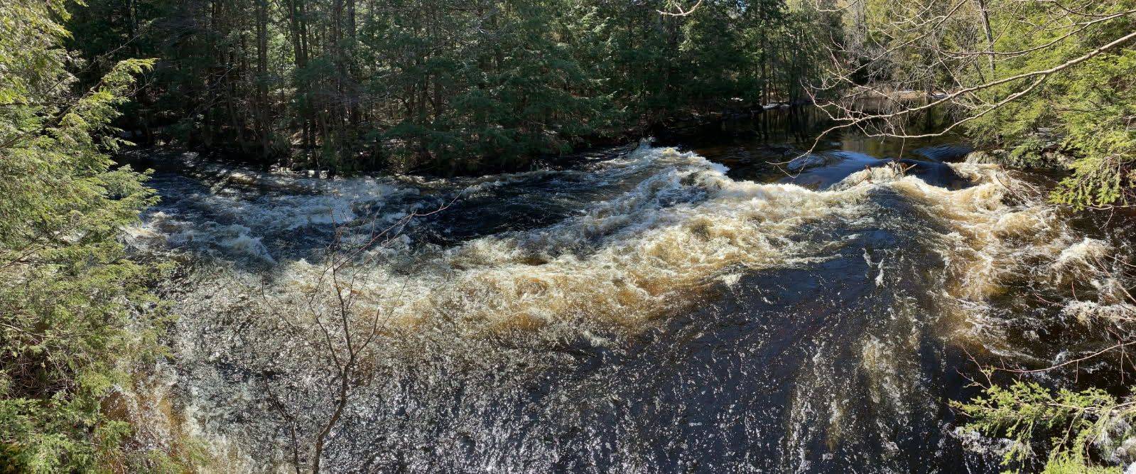 8 Clark Line RD, Addington Highlands, ON K0H 1P0