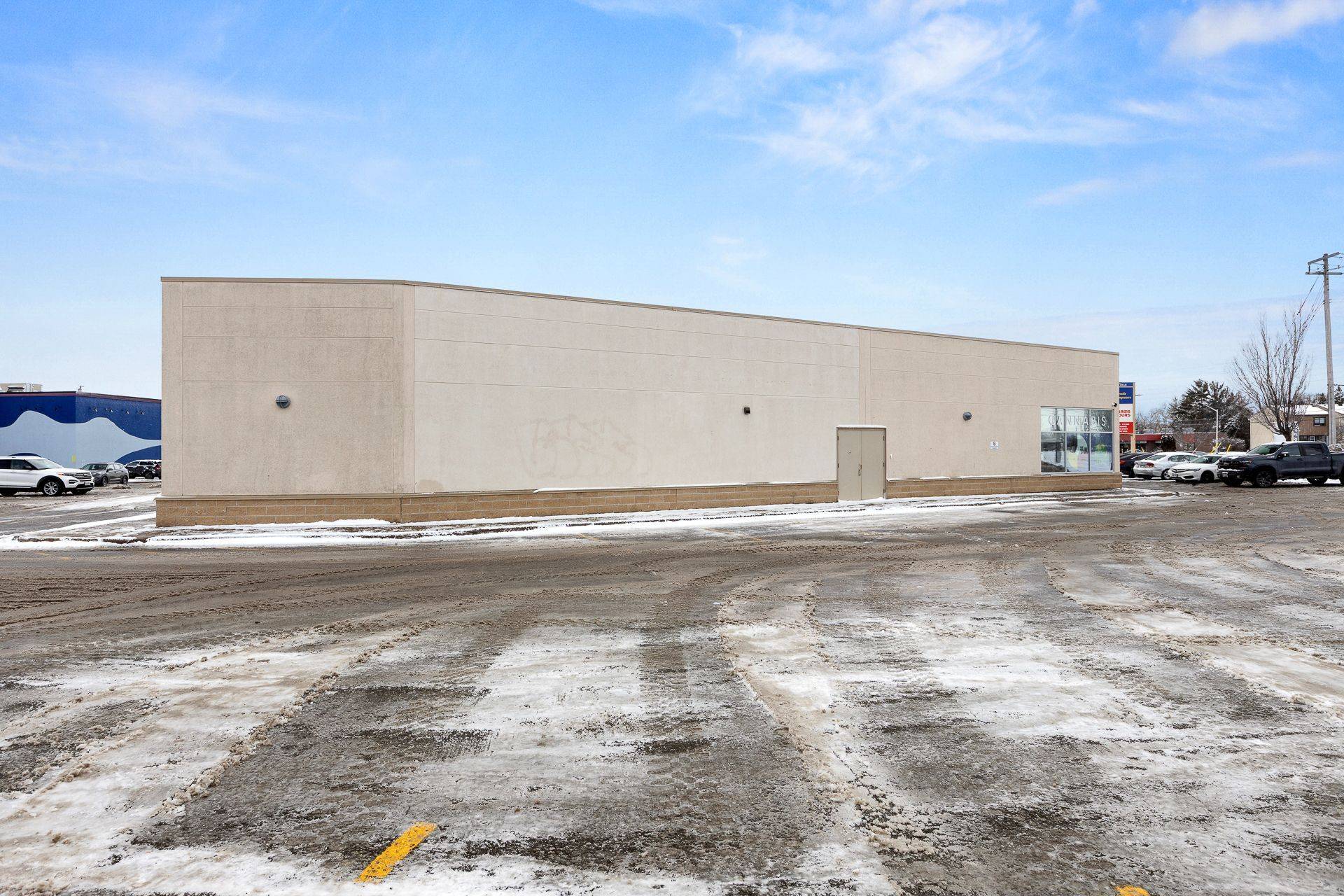 3 Roydon PL #Unit 103, Country Place - Pineglen - Crestview And Area, ON K2E 1A3