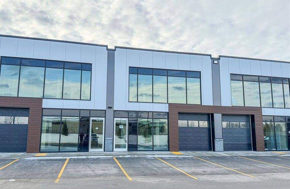 587 Hanlon Creek BLVD #19  Both levels, Guelph, ON N1C 0A1