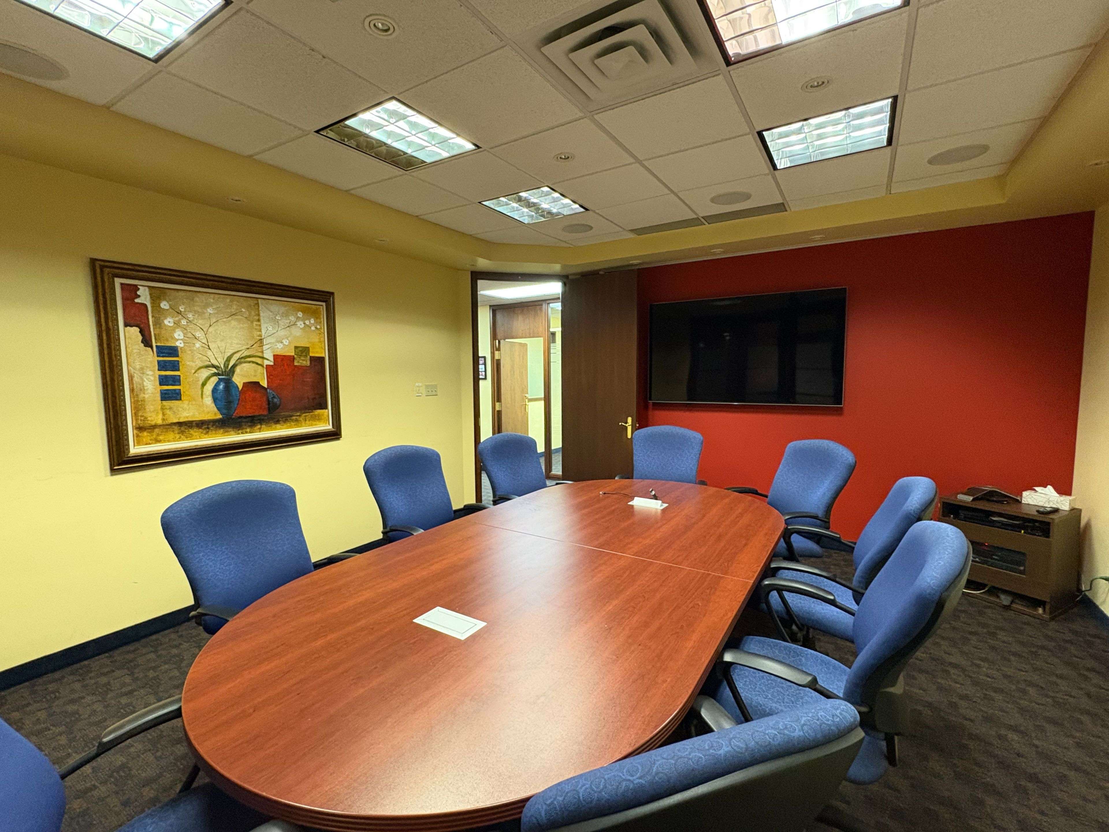 30 Concourse Gate #200, Cityview - Parkwoods Hills - Rideau Shore, ON K2E 7V7