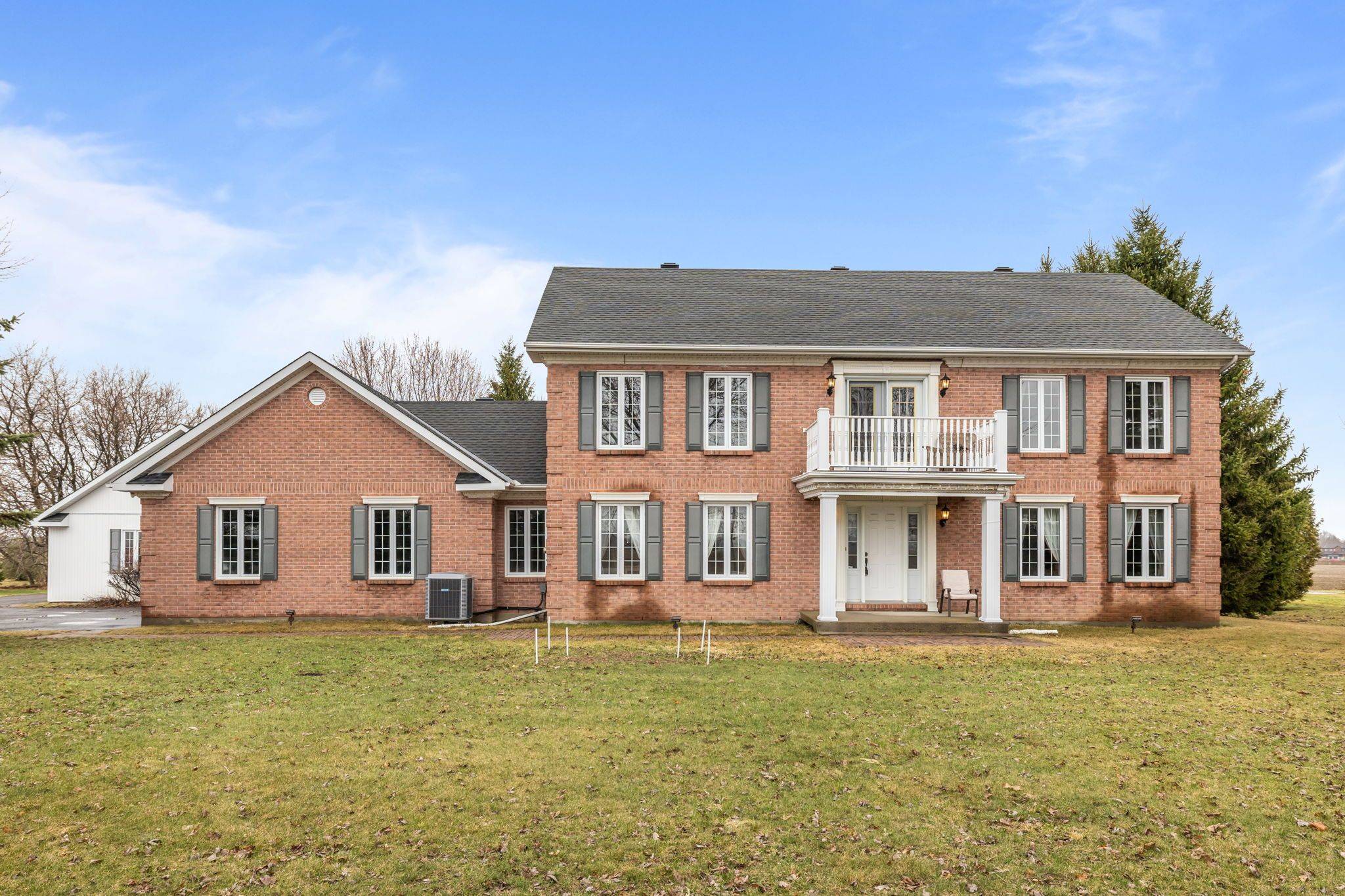 1007 St Pierre RD, Russell, ON K0A 1W0