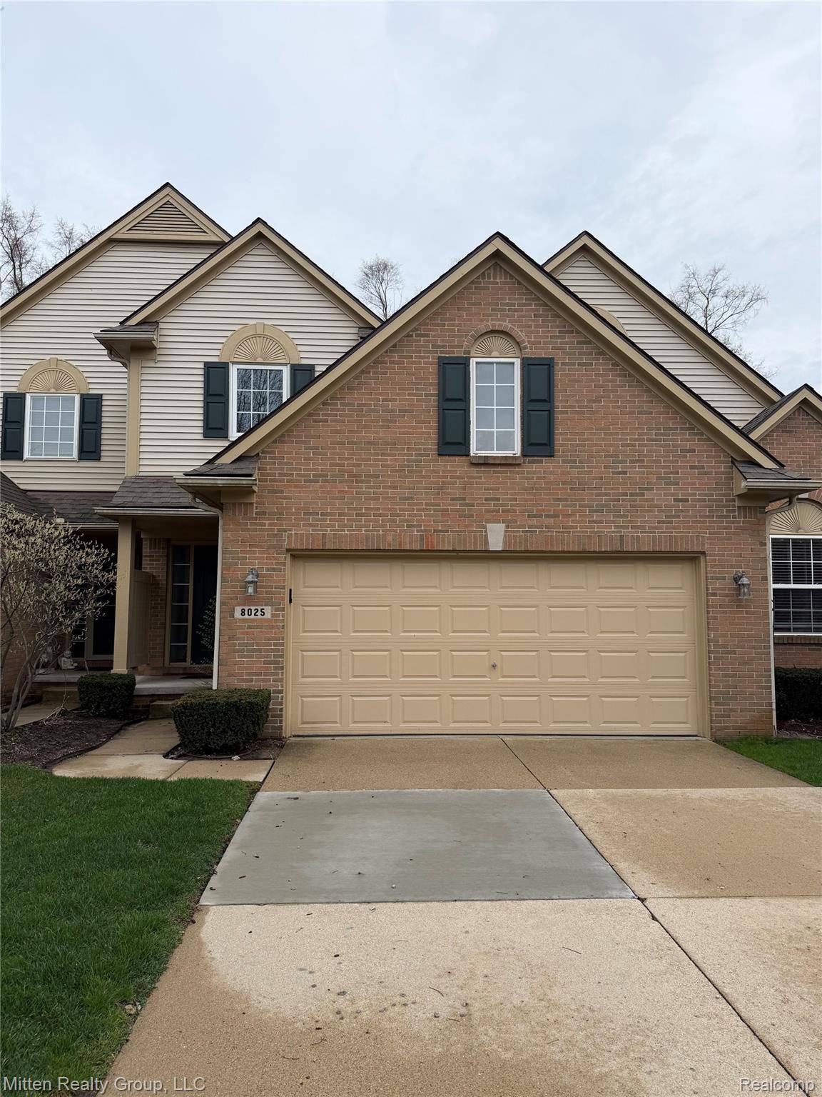 8025 Springdale DR, White Lake Charter Township, MI 48386