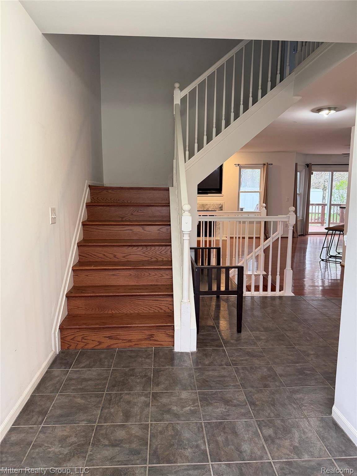 8025 Springdale DR, White Lake Charter Township, MI 48386