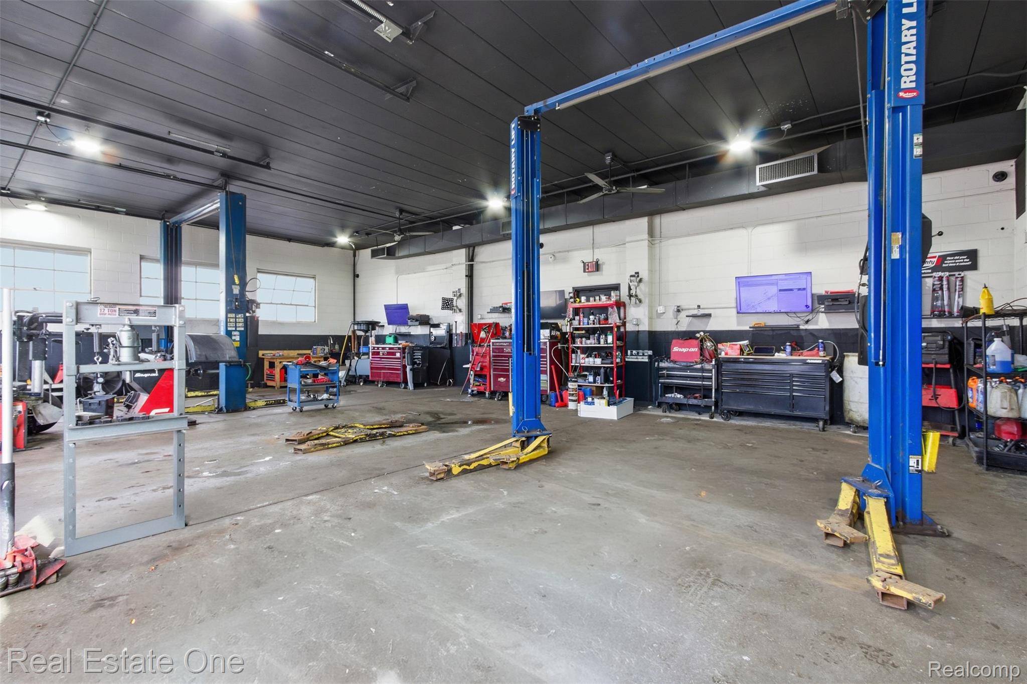 22900 Greater Mack AVE, St. Clair Shores, MI 48080