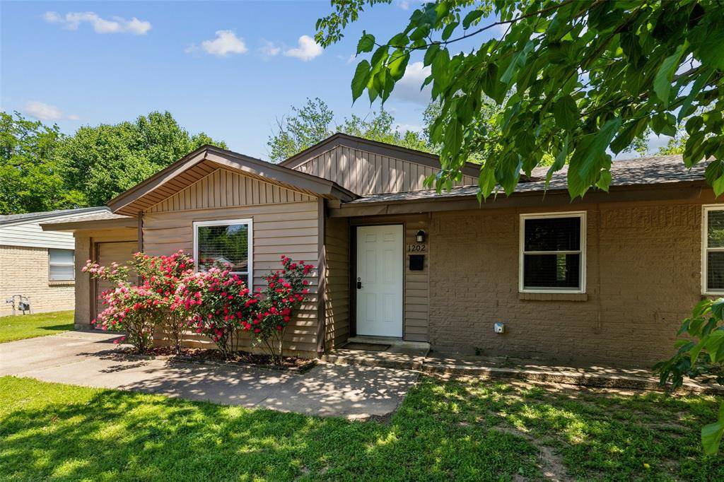 1202 Johns Drive, Euless, TX 76039