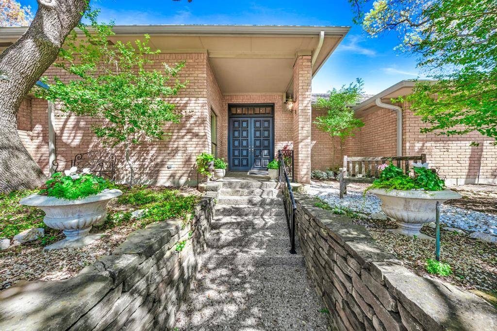 9317 Moss Trail, Dallas, TX 75231