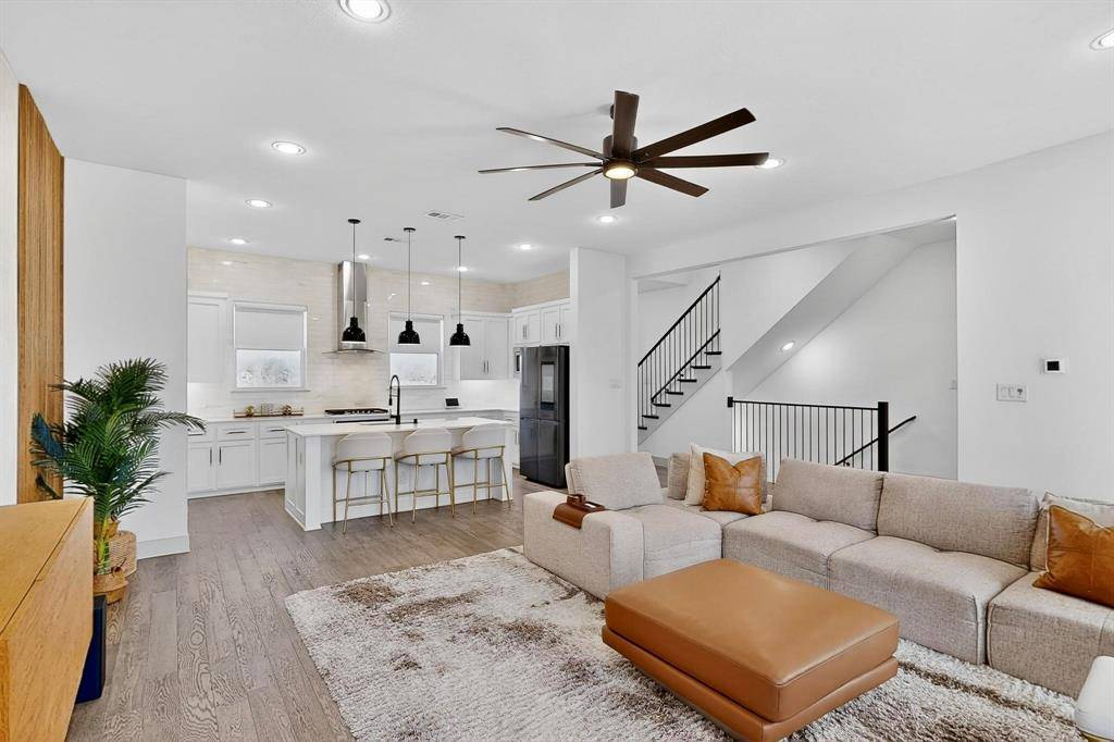 2557 Carmelita Street, Dallas, TX 75212