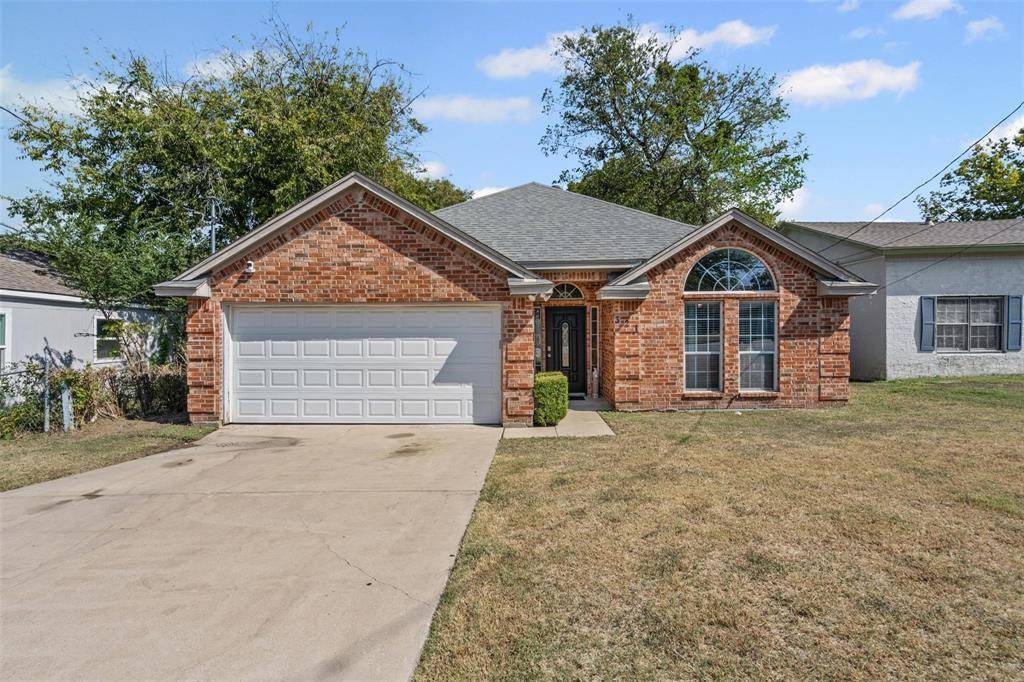 321 Meadow Park Drive, White Settlement, TX 76108