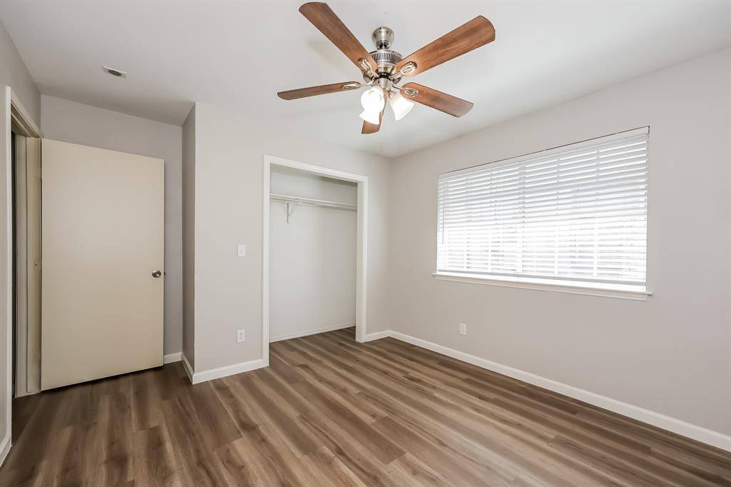 321 Meadow Park Drive, White Settlement, TX 76108