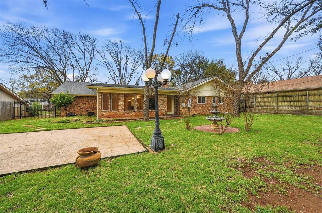 1702 Marshalldale Drive, Arlington, TX 76013