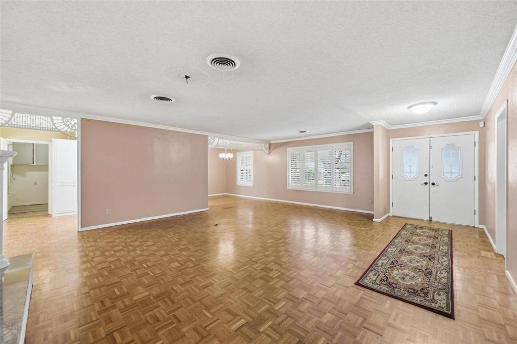 1702 Marshalldale Drive, Arlington, TX 76013