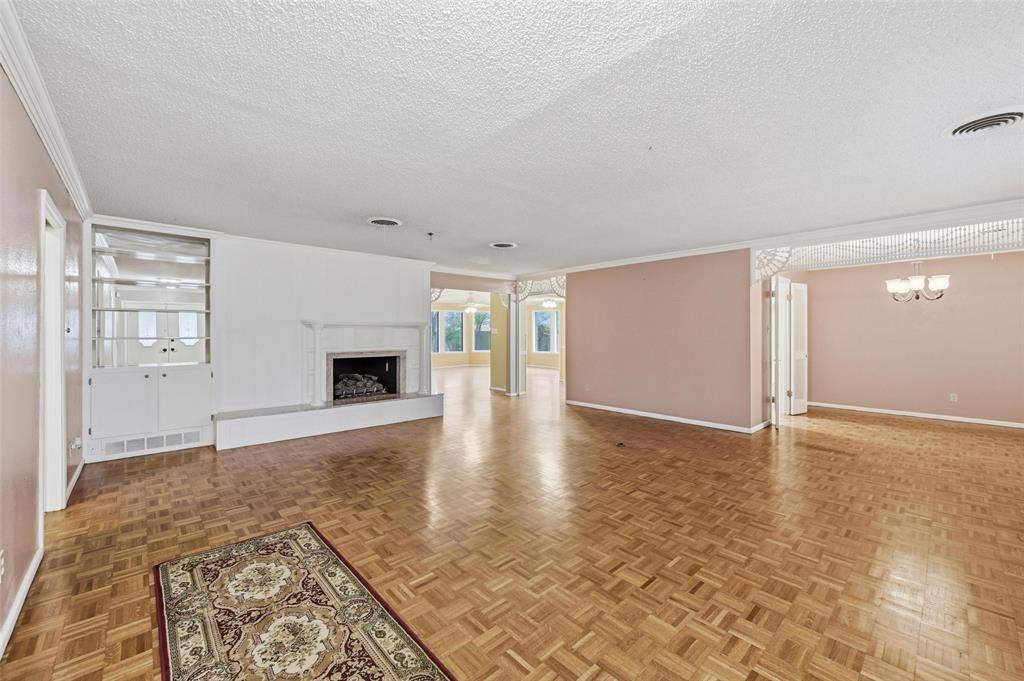 1702 Marshalldale Drive, Arlington, TX 76013